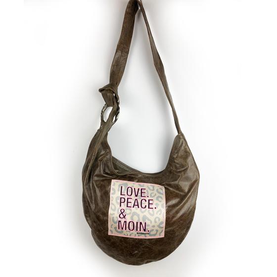 goldmarie Ledertasche Halbmond LOVE PEACE MOIN  - Leder mit Pferd-Ring  - vintage dunkelbraun