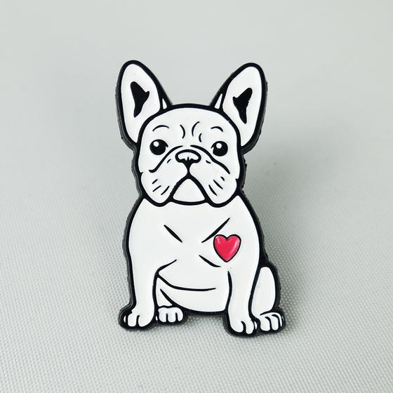goldmarie BULLDOGGE mit Herz Pin - weiß-schwarz-rot - 3,5cm