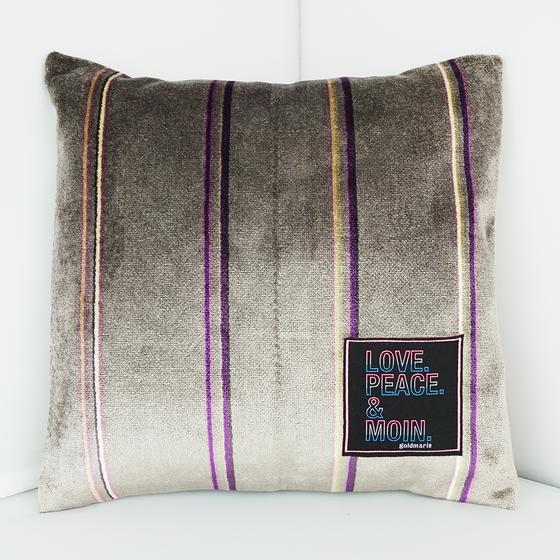 goldmarie Kissen LOVE PEACE MOIN Neonschrift Label - Samt Streifen graubraun - 30x30cm