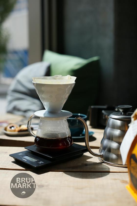 Hario Coffee Dripper V60 01 Ceramic white