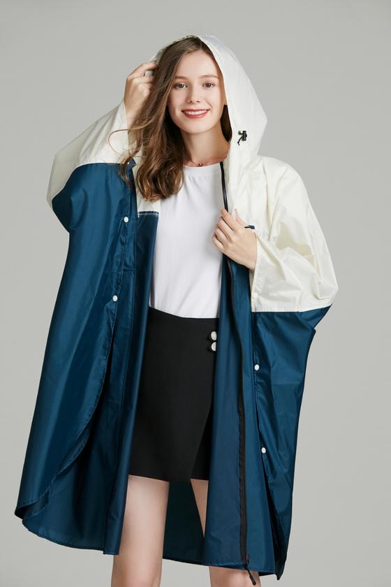 goldmarie meets BOMENCE Regencape LOVE PEACE MOIN - Reflektor Motiv - seeblau-cremegoldmarie meets BOMENCE Regencape LOVE PEACE MOIN - Reflektor Motiv - seeblau-creme