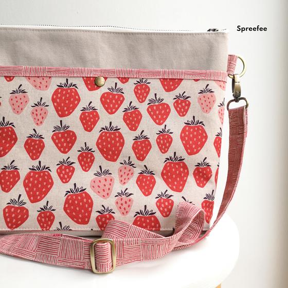 Cotton + Steel Canvas – Queen of Berrys True Red – Under the apple tree - Loes van Oosten