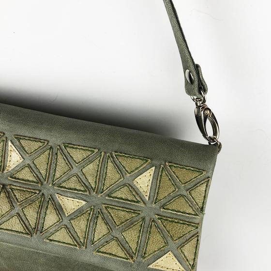 goldmarie Handtasche DOU DREIECK Muster Vintage - olive-creme - 33x18cm