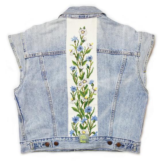 goldmarie Jeansweste LOVE PEACE MOIN - NR 06226 - Recycelt aus einer Jeansjacke - denim washed