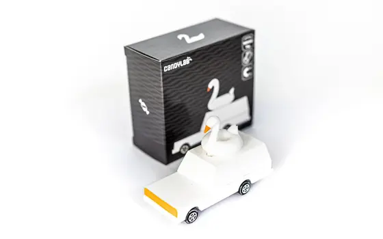 White Swan Wagon von Candylab