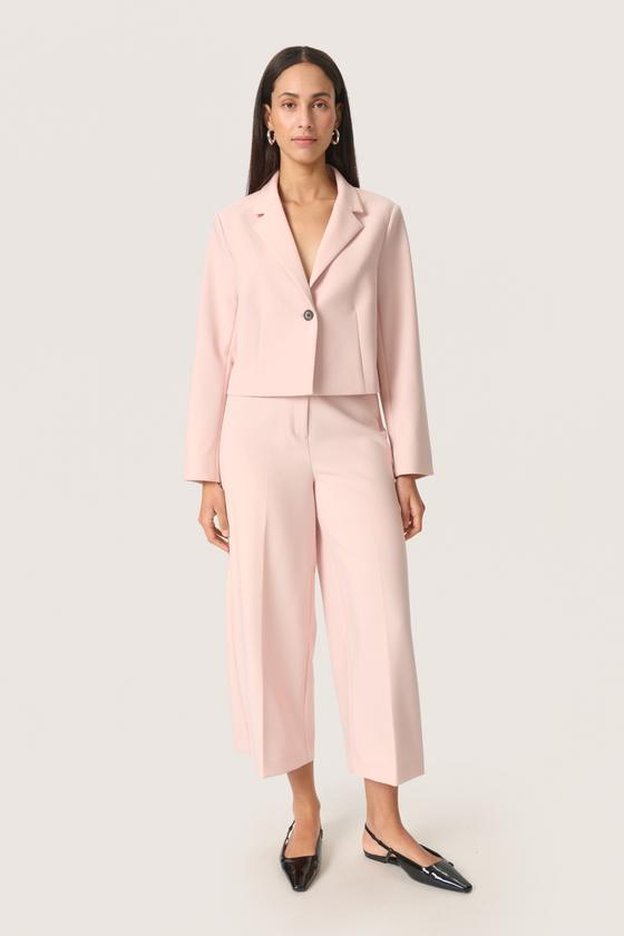 SOAKED IN LUXURY Cropped Blazer SLCorinne 30407631- puder