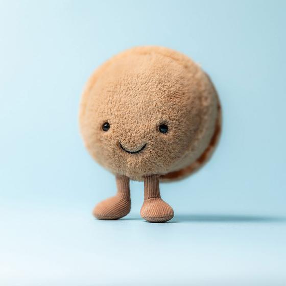 Jellycat Kuscheltier Amuseables Mona Macaron
