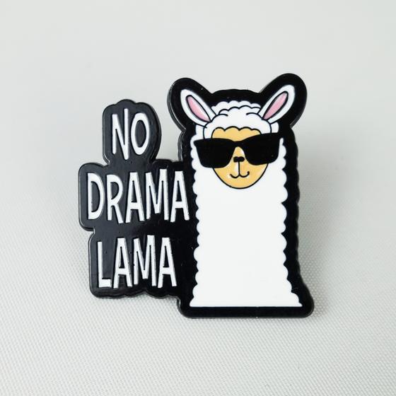 goldmarie NO DRAMA LAMA Pin - weiß-schwarz - 3,5cm