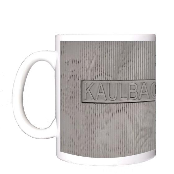 U-Bahn-Tasse Nuernberg Kaulbachplatz der Linie U3 in der originalgetreuen Stations-Gestaltung - grauer Beton mit reliefartiger Schrift ebenfalls Beton