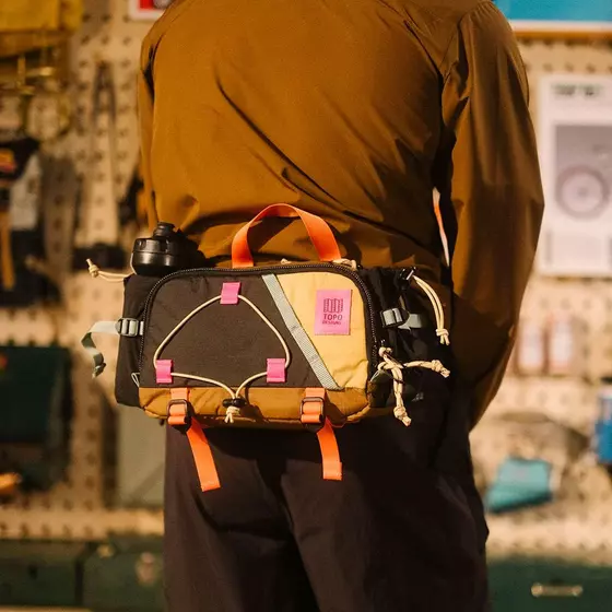 Mountain Hydro Hip Pack Black - Neutral von Topodesigns