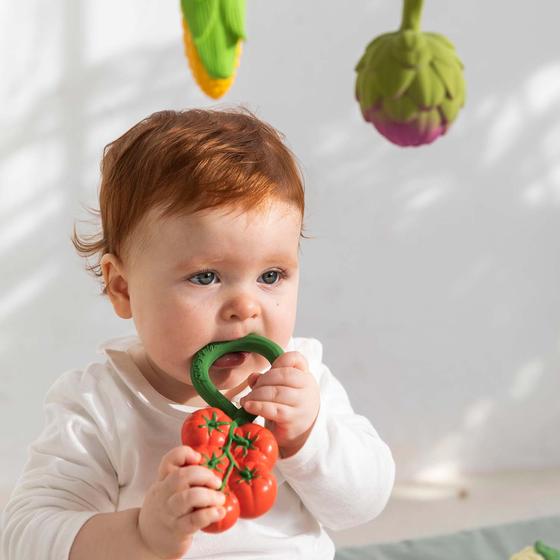 Oli&Carol Rattle Toy Tomato 