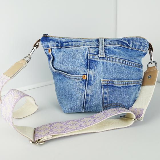 goldmarie Festival Tasche JEANS Recycelt - LOVE PEACE MOIN - Lilac New Edition - denim washed - 26x21cm