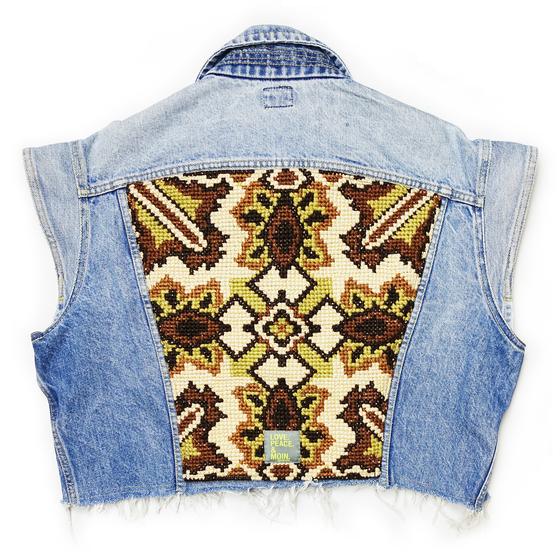 goldmarie Jeansweste LOVE PEACE MOIN - NR 06326 - Recycelt aus einer Jeansjacke - denim washed