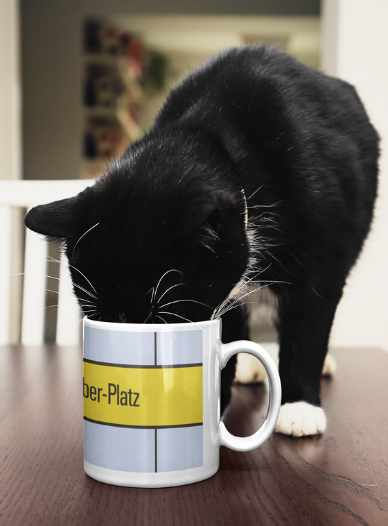 U-Bahn-Tasse München, U-banhhof Max-Weber-Platz, Bayerns Landeshauptstadt München, Kaffeetasse, Lieblingstasse, tom baecker, a-point-of-view, Haltestelle, Münchner U-Bahn, Geschenkidee, Geschenk für Münchnerin, kreative Geschenkidee