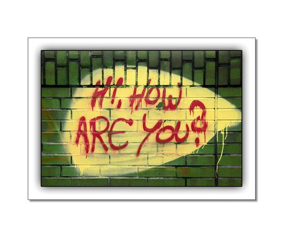 Klassische Postkarte - Erkundigung - Graffiti "Hi how are you"