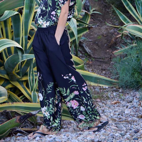 BLACK COLOUR Hose mit Floral Muster BCZENNIA 40915-BF - schwarz