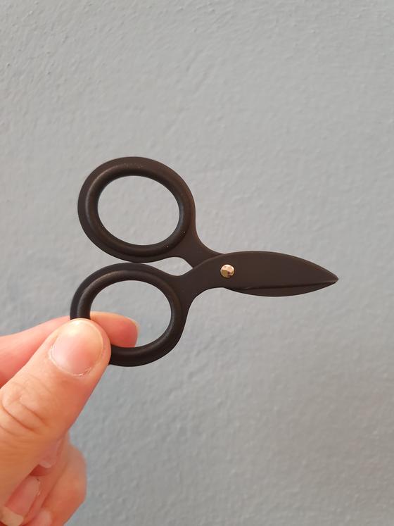 Kleine Schere schwarz von Tools To Liveby