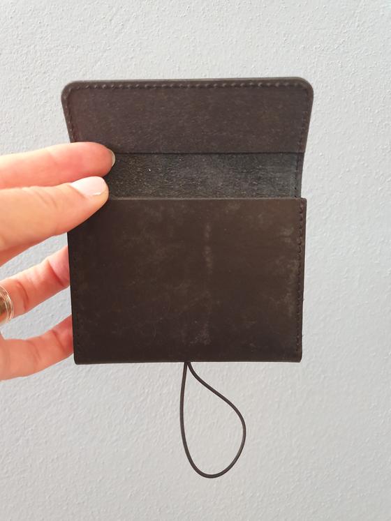 Karten und Münzen Geldbörse "Mitte" Schwarz gewaschen von Herr Pong