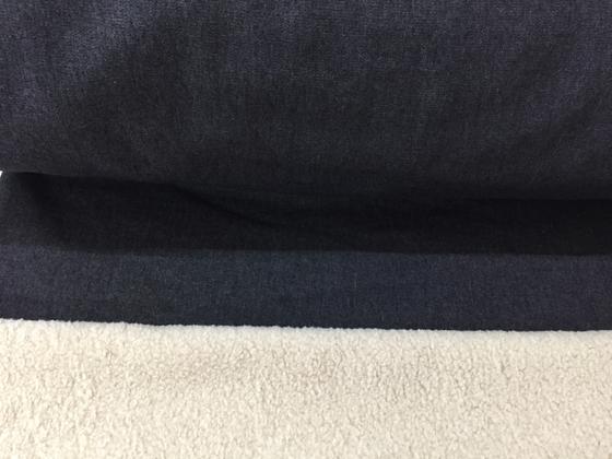 Jeans mit Fellabseite