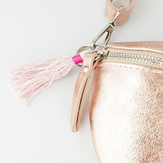 goldmarie Gürteltasche HIPBAG LOVE PEACE MOIN lilac Neon Label - Leder - rose gold - 30x15cm