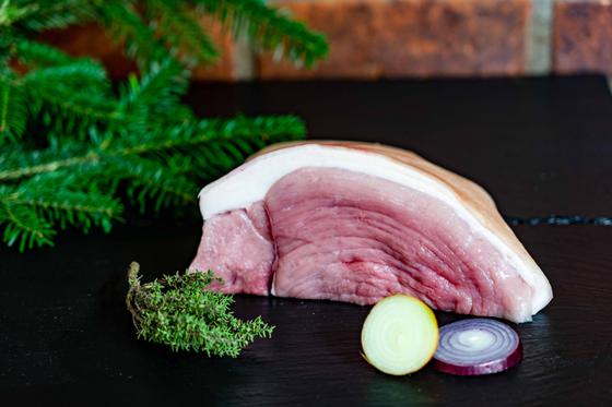 Schweineunterschale mit Schwarte