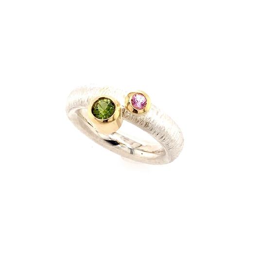 Zweierlei Saphir im Ring
