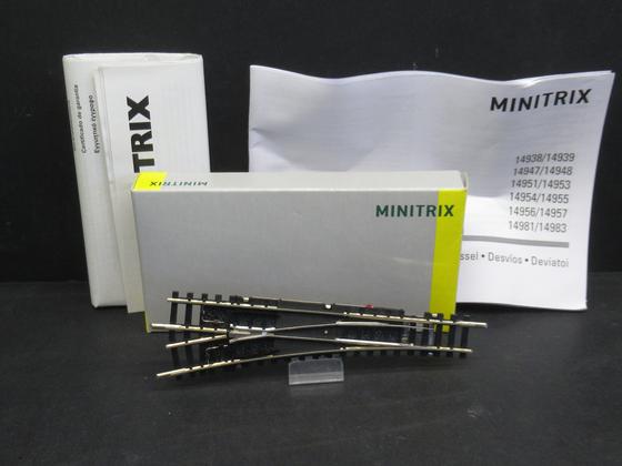 Minitrix 14938 Hand Weiche links 15 grad, leitendem Herzstück, Spur N