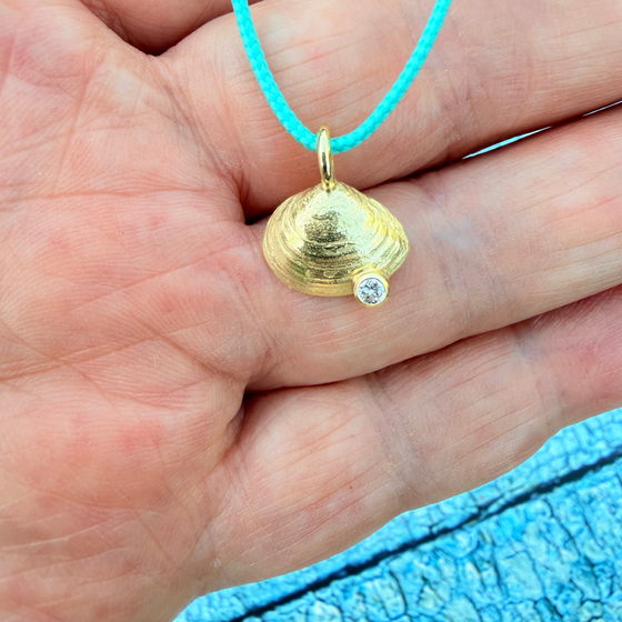 Muschel_gold_anhaenger_brillant