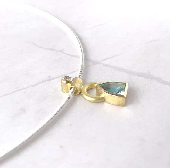 Anhänger mit Halsreif 750 Gold, 1,4mm dick, 45cm