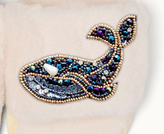 By Vivi. Brosche WAL - für Slipper, Kleidung, Taschen und mehr - blau-gold