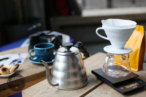 Hario Coffee Dripper V60 01 Ceramic red