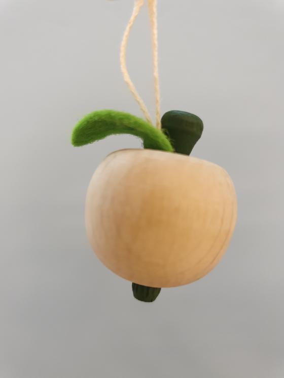 Apfel aus Holz
