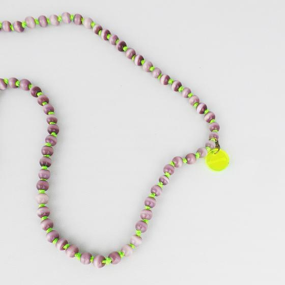 goldmarie Kette SUN BABE mit Fransenbommel flieder-neon-gelbgrün 
