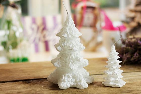 Motivkerze Tannenbaum, grün oder weiß