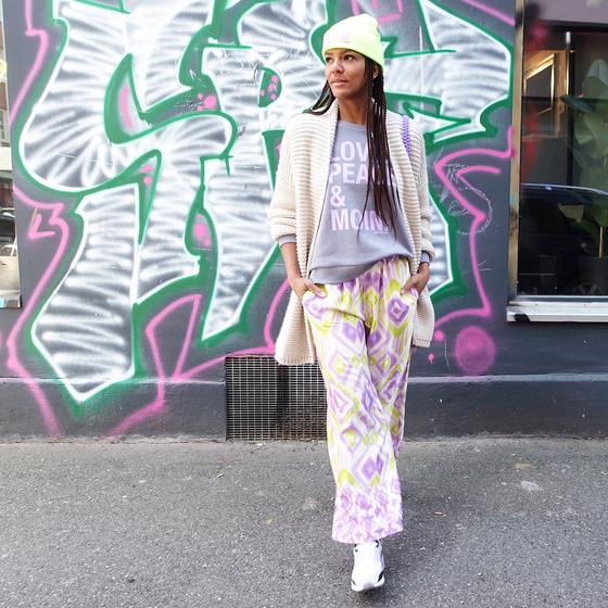 goldmarie Hose LOVE PEACE MOIN lilac Neon Label - gemustert - lila-lime