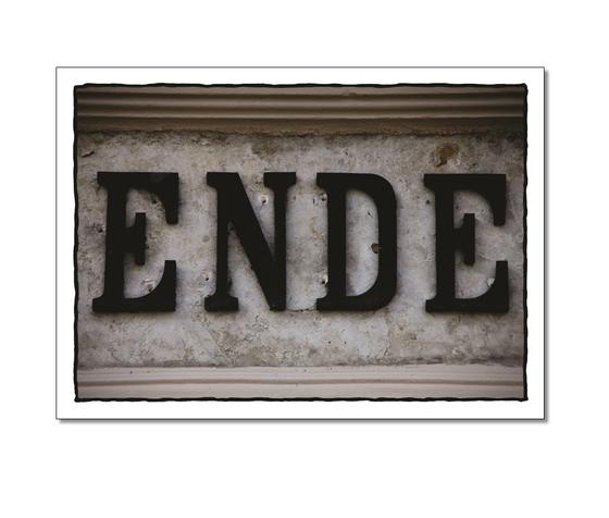 Klassische Postkarte - Nahaufnahme des Wortes Ende. 