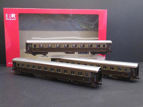 Rivarossi HR4326 3-tlg. Set Reisezugwagen in Castano/Isabella - Lackierung der FS Spur H0 