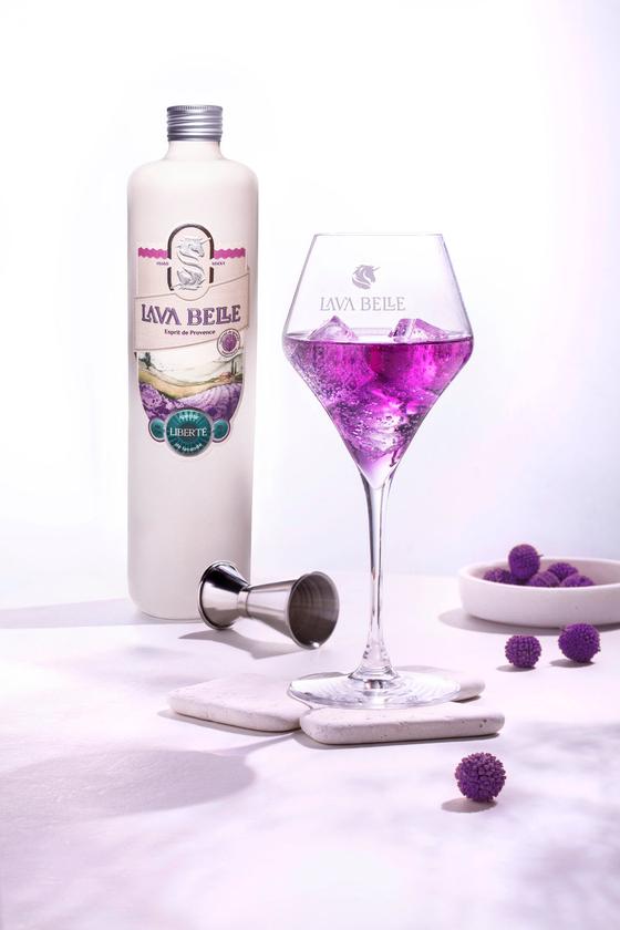 Lav'a Belle Apéritif Liberté alkoholfrei mit Lavendel, Kräutern und Zitrusnoten für alkoholfreie Spritz- und Mocktail-Kreationen.