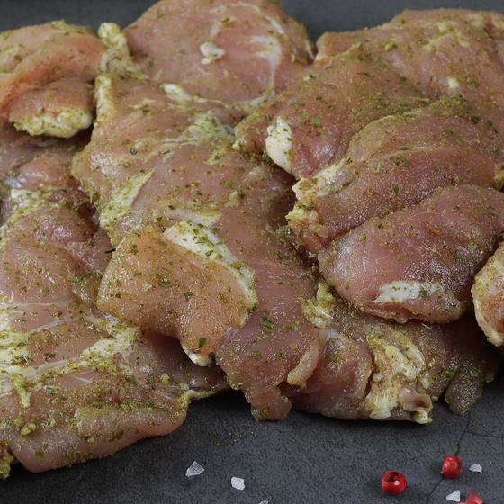 Kachelfleisch vom Offenstallschwein, gruen mariniert