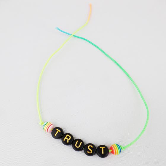 goldmarie Armband TRUST zum Knoten - bunt