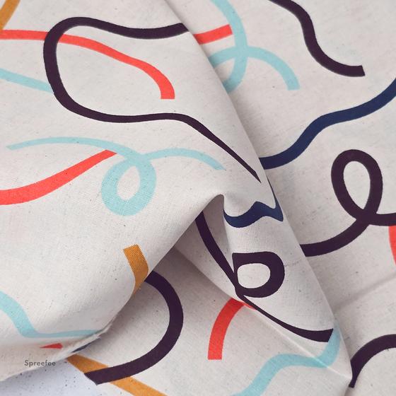 Japanischer Baumwoll-Leinen-Canvas mit dynamischem Linienmuster in modernen Farben. Ideal für Taschen, Accessoires und grafische Nähprojekte.