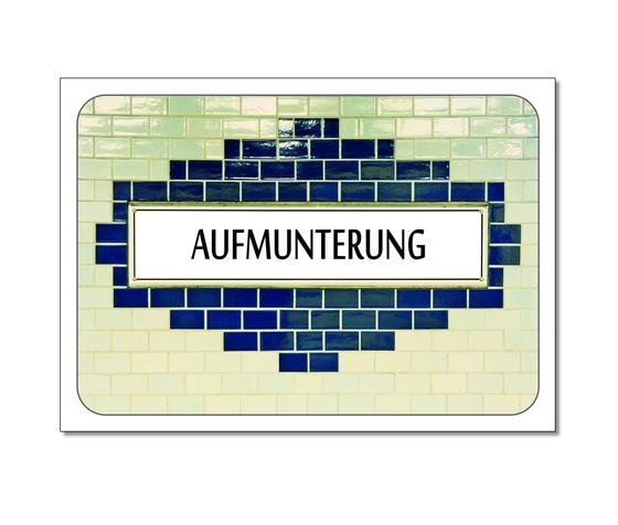 Postkarte "Aufmunterung" - weiße Fliesen, blaue Fliesen als Raute um das zentrale weiße Schild mit schwarzer Schrift
