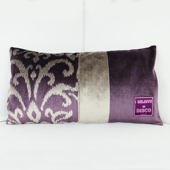 goldmarie Kissen I BELIEVE IN DISCO -  Möbelbezug Recycelt - Samt Ornament Muster aubergine-mausgrau - 50x27cm - Einzelstück