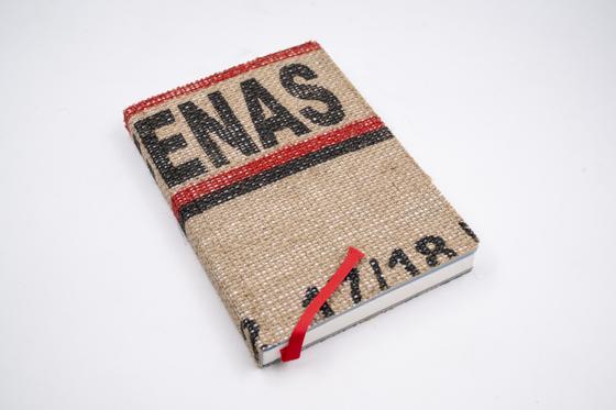 Notizbuch A5, Hülle: Kaffee-Jute_Schönbergers Kaffeegreissler