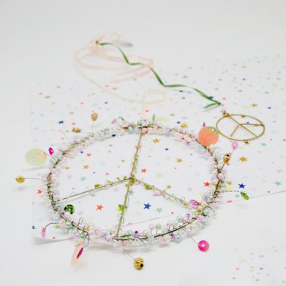 NOI Hamburg Wandschmuck PEACE Funkel - bunt - 20cm 