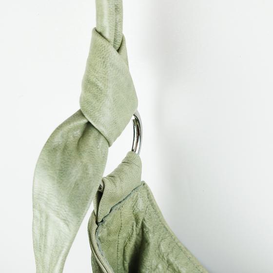 goldmarie Ledertasche Halbmond MOINGIORNO - Leder - vintage graugrün