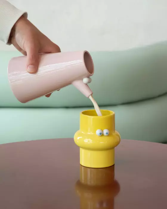CUTE Artist Edition CUP Yellow von Lucas Zanotto