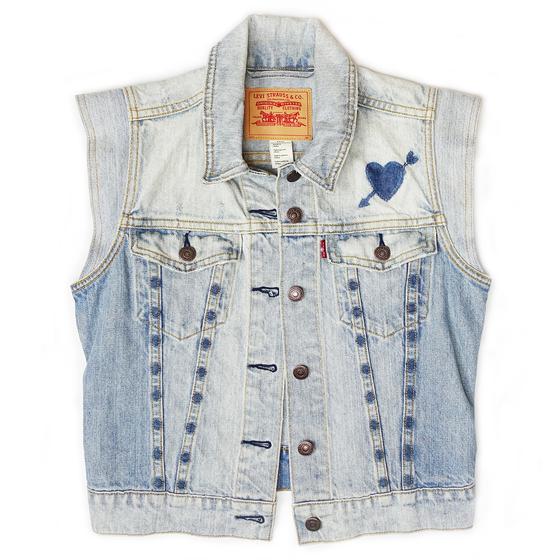 goldmarie Jeansweste LOVE PEACE MOIN - NR 06126 - Recycelt aus einer Jeansjacke - denim washed