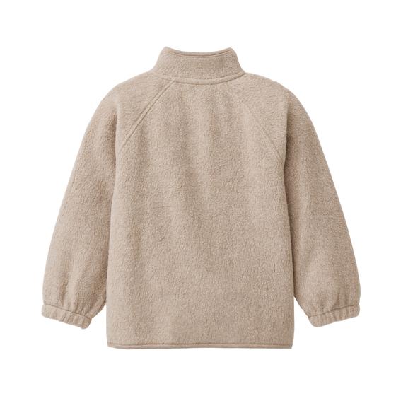 People wear Organic Fleece Pullover Mélange Dunkelsand