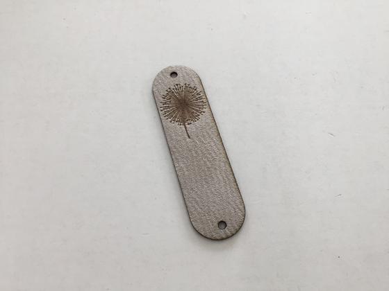 Velour Label mit Pusteblume 7x2 cm hellgrau
